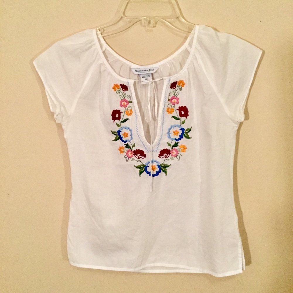 Abercrombie & Fitch | White Floral Embroidered Top